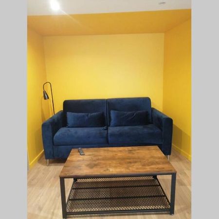 Charmant Appartement Avec Terrasse Pont-de-l'Isere Екстер'єр фото