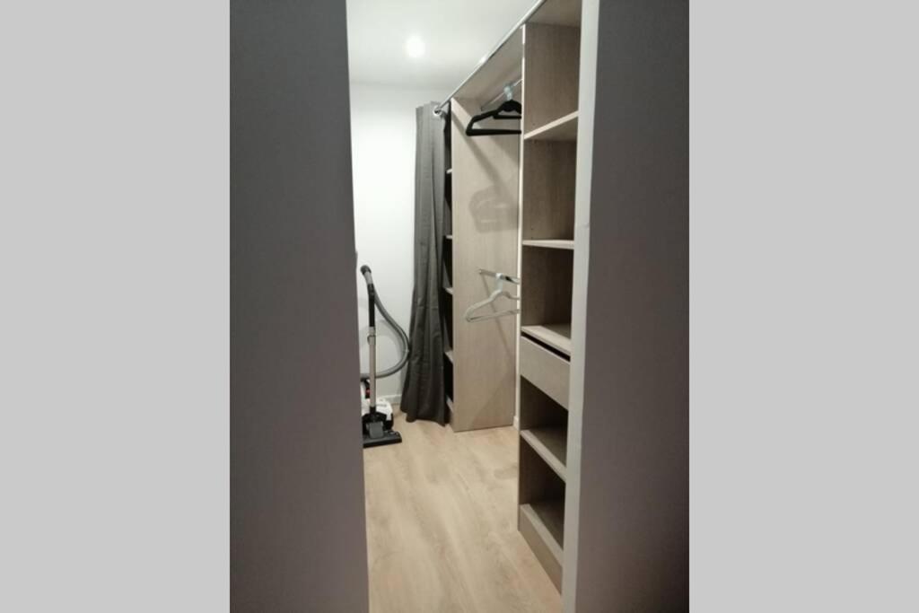 Charmant Appartement Avec Terrasse Pont-de-l'Isere Екстер'єр фото