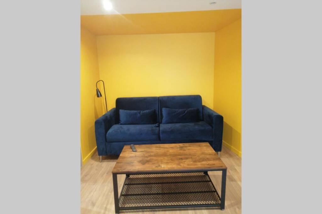 Charmant Appartement Avec Terrasse Pont-de-l'Isere Екстер'єр фото